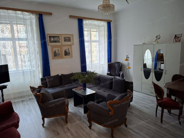 Eladó téglalakás, Sopronban 60 M Ft, 1 szobás