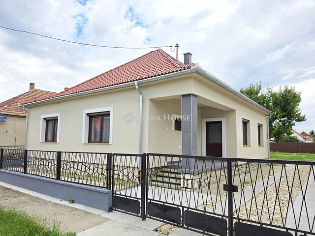 Eladó családi ház, Felsőszentmártonon 64.9 M Ft, 4 szobás