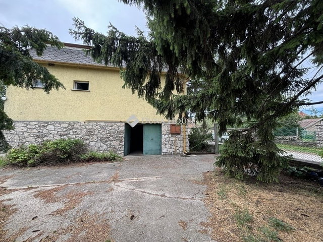 Eladó családi ház, Süttőn 49.9 M Ft, 3 szobás