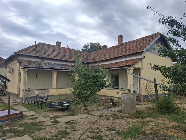 Eladó családi ház, Tiszaroffon 16.5 M Ft, 3 szobás