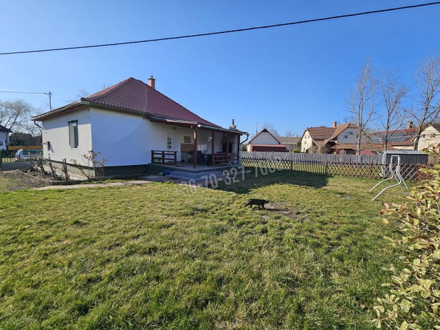 Eladó családi ház, Sarudon 43.9 M Ft, 2 szobás