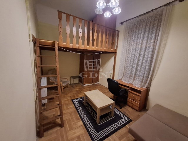 Eladó téglalakás, Budapesten, VI. kerületben, Hunyadi téren