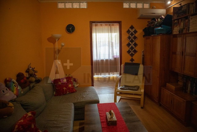 Eladó panellakás, Szegeden 41 M Ft, 2 szobás