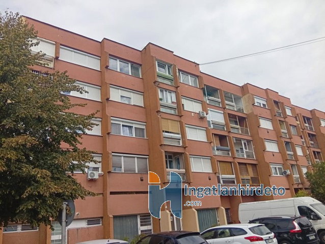 Eladó panellakás, Hatvanban 32 M Ft, 1+1 szobás