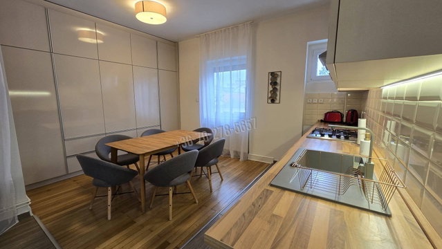 Kiadó téglalakás, albérlet, Pécsett 220 E Ft / hó, 3 szobás