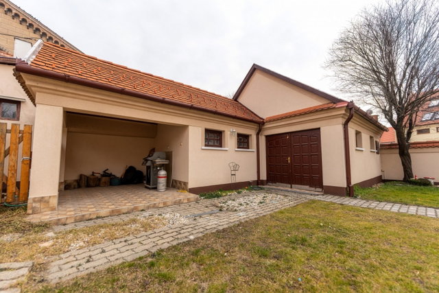 Eladó családi ház, Pápán 109 M Ft / költözzbe.hu