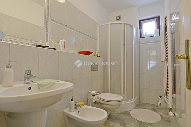 Eladó családi ház, Kiskunfélegyházán 139.99 M Ft, 5 szobás