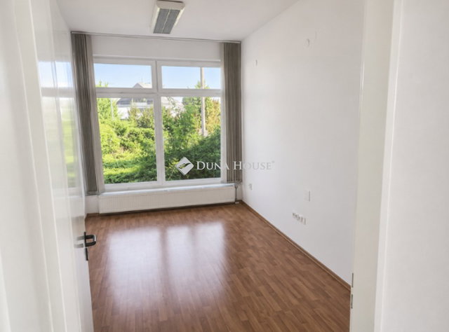 Eladó iroda, Veszprémben 330 M Ft / költözzbe.hu