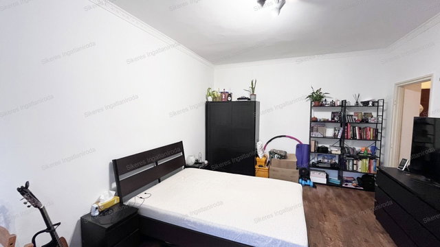 Eladó téglalakás, Komáromban 29 M Ft, 1 szobás