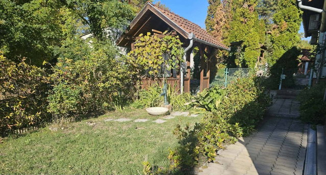 Eladó ikerház, Balatonfenyvesen 109.9 M Ft, 5 szobás