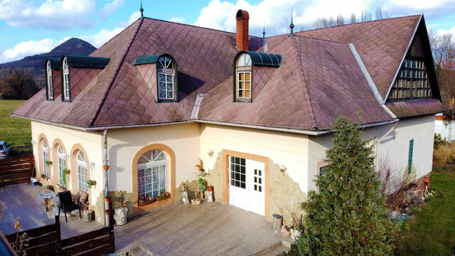 Eladó családi ház, Badacsonytomajon 99.5 M Ft, 6 szobás