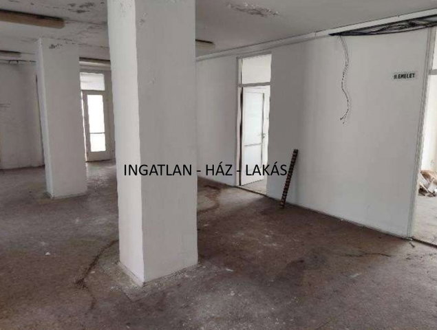 Eladó ipari ingatlan, Pécsett 129.9 M Ft / költözzbe.hu
