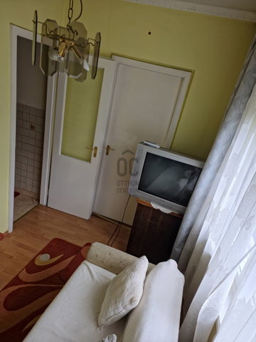 Eladó panellakás, Ózdon 9.8 M Ft, 2 szobás