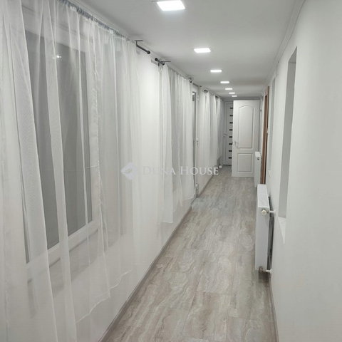 Eladó családi ház, Szegeden 63 M Ft, 4 szobás