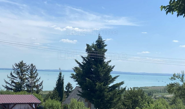 Eladó nyaraló, Alsóörsön 119.9 M Ft, 2 szobás
