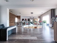 Eladó családi ház, Kiskunlacházán 350 M Ft, 9 szobás