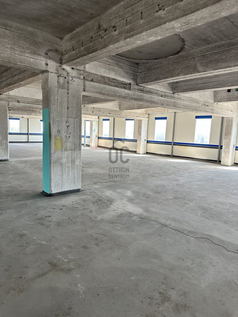 754m² · 904.800 ft