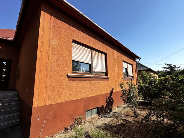 Eladó családi ház, Dunaföldváron 38.5 M Ft, 3 szobás