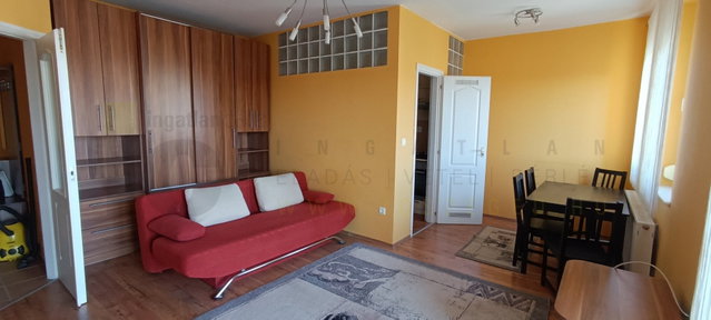 Kiadó téglalakás, albérlet, Szegeden 170 E Ft / hó, 2 szobás