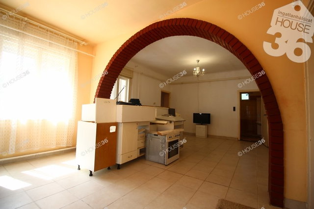 Eladó családi ház, Akasztón 24.99 M Ft, 3 szobás