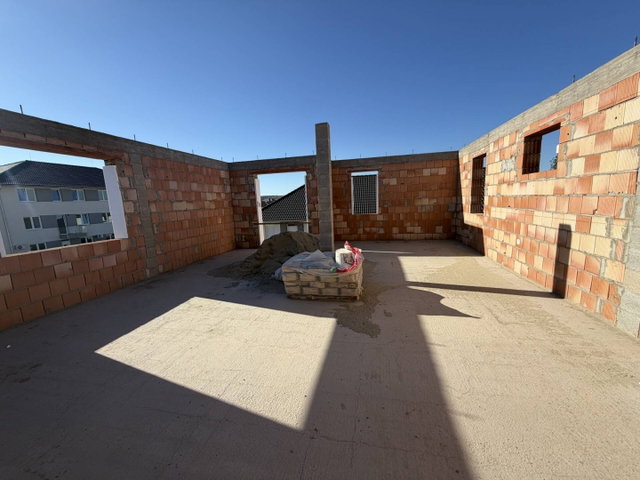 Eladó téglalakás, Mendén 82.5 M Ft, 3 szobás