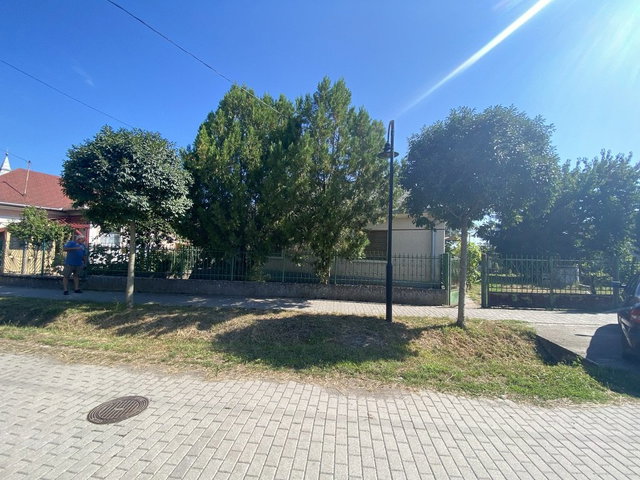 Eladó családi ház, Mezőzomboron, Rákóczi utcában 9.49 M Ft