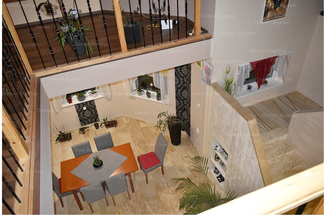 Eladó családi ház, Csempeszkopácson 134.9 M Ft, 8 szobás