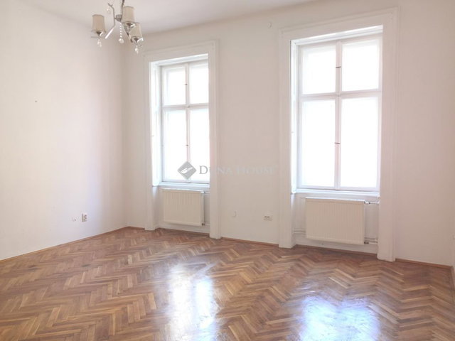Eladó téglalakás, Budapesten, I. kerületben 134.9 M Ft, 2 szobás