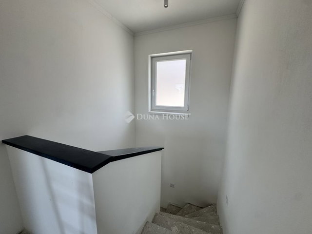 Eladó családi ház, Budapesten, XVIII. kerületben 151.9 M Ft