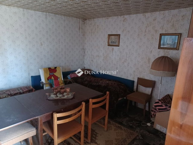 Eladó családi ház, Bicskén 18.1 M Ft, 2 szobás