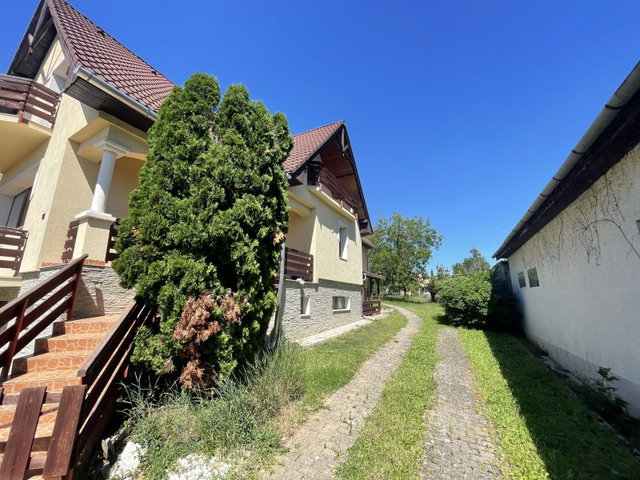 Eladó családi ház, Felsőörsön 159.5 M Ft, 5 szobás