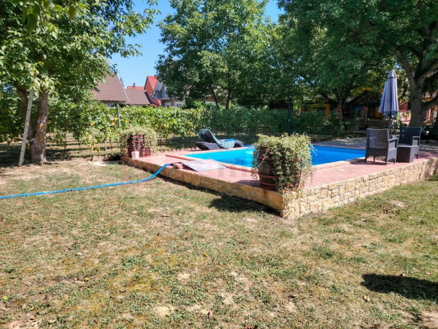 Eladó üzlethelyiség, Harkányban, Petőfi Sándor utcában
