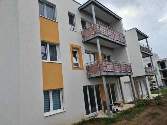 Eladó téglalakás, Pécsett 53 M Ft, 21 szobás