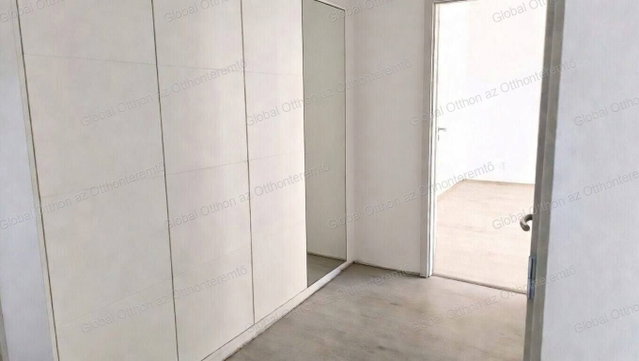 Eladó panellakás, Mosonmagyaróváron 45.99 M Ft