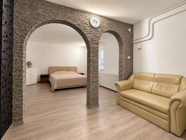 Eladó családi ház, Pécsett 69 M Ft, 3 szobás