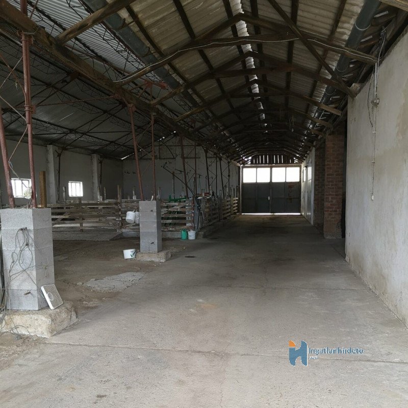2532m² · 450.000 ft