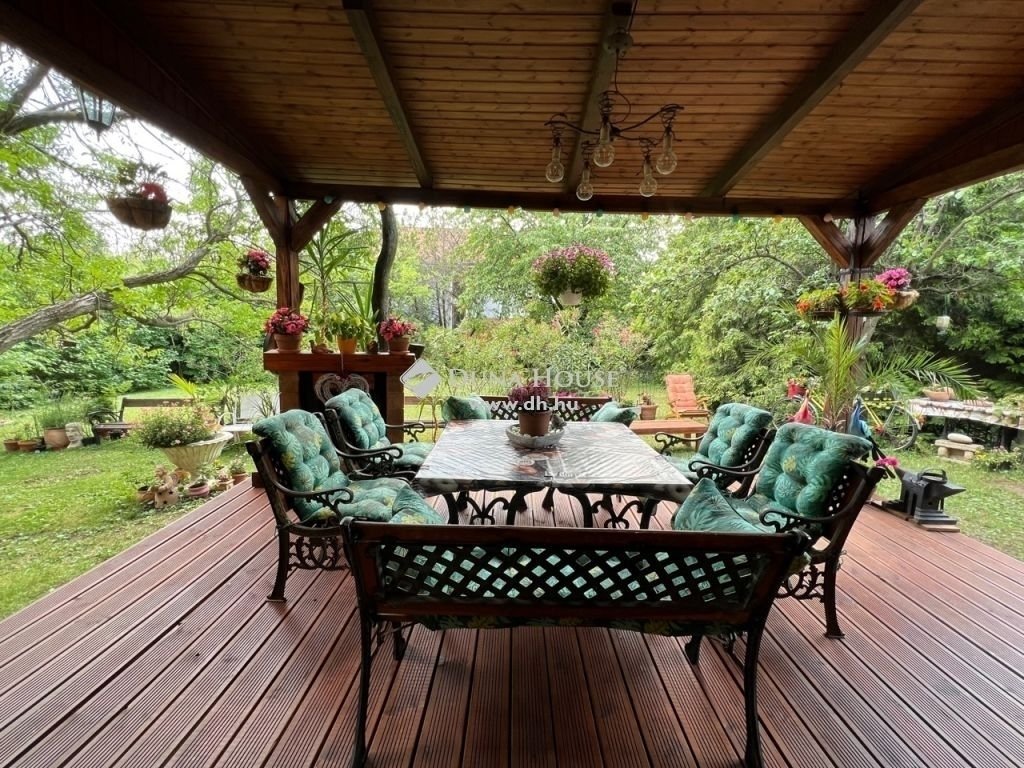 6 hálószoba · 306 m² · 229.000.000 Ft