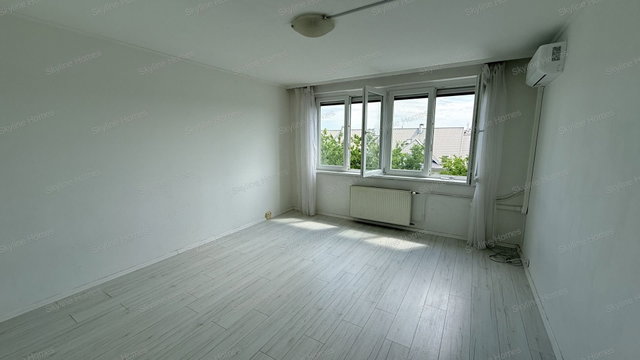 Eladó panellakás, Szigetszentmiklóson 41.5 M Ft, 1 szobás