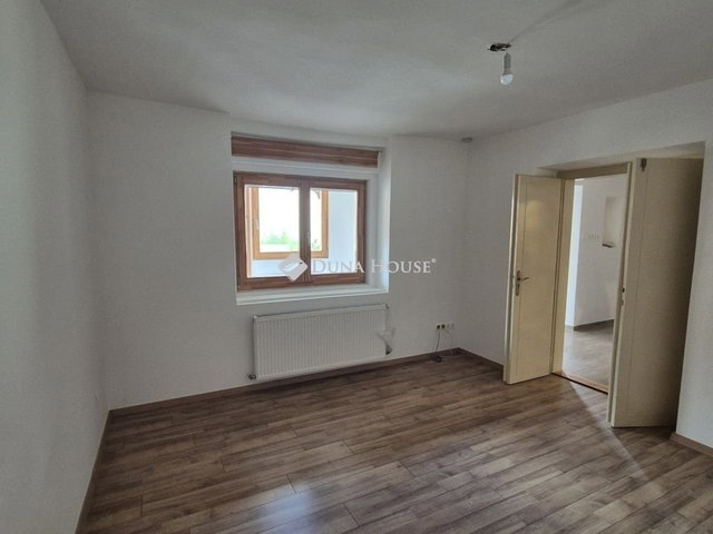 Eladó családi ház, Csömörön 144.5 M Ft, 4 szobás