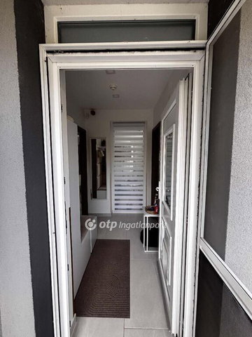 Eladó téglalakás, Szolnokon 55 M Ft, 1+2 szobás