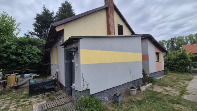 Eladó családi ház, Fertőhomokon 55 M Ft, 4 szobás