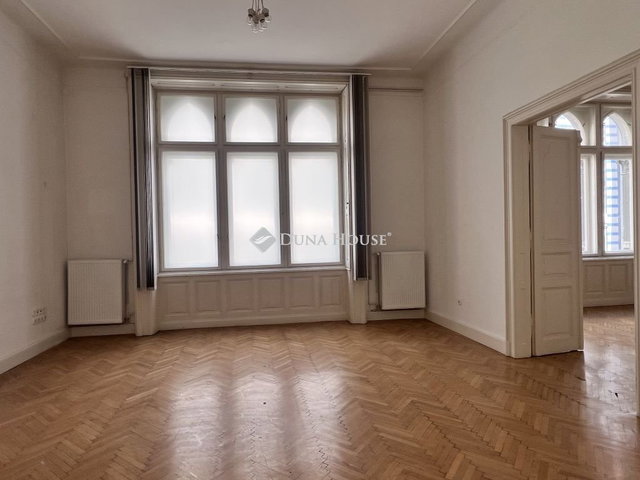 Kiadó téglalakás, albérlet, V. kerületben, Váci utcában