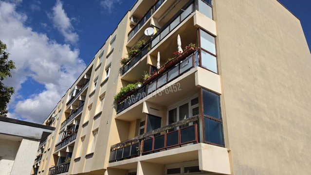 Eladó panellakás, Esztergomban 52 M Ft, 2 szobás