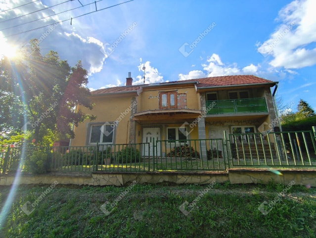 Eladó családi ház, Cserszegtomajon 99.9 M Ft, 13 szobás