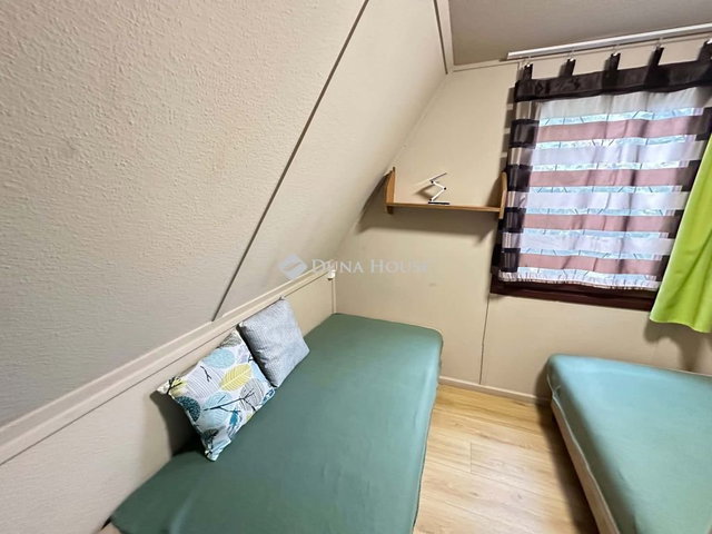 Eladó üzlethelyiség, Tiszakécskén 89 M Ft, 2 szobás