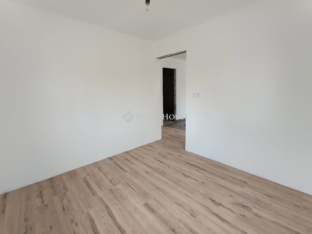 Eladó családi ház, Nagykátán 40 M Ft, 3 szobás