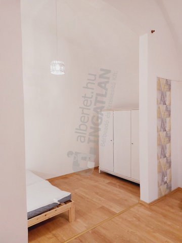 Kiadó téglalakás, albérlet, VI. kerületben, Zichy Jenő utcában