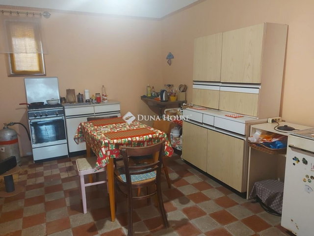 Eladó családi ház, Izsákon 14.9 M Ft, 2 szobás