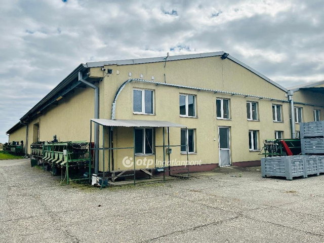Eladó ipari ingatlan, Csengerben 450 M Ft / költözzbe.hu