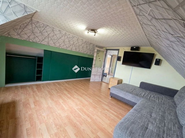 Eladó téglalakás, Szentendrén 79.5 M Ft, 3 szobás